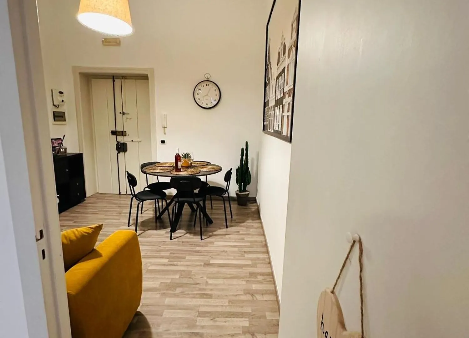 巴里Sun House公寓 0*, 巴里