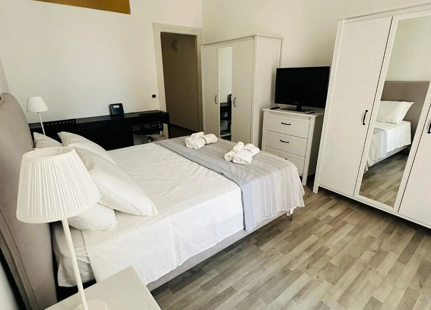 Sun House Apartment Bari 0*,