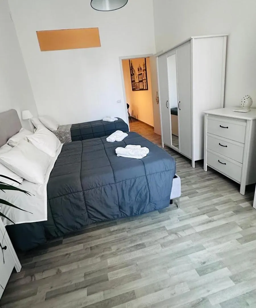 Sun House Apartment Bari 0*,
