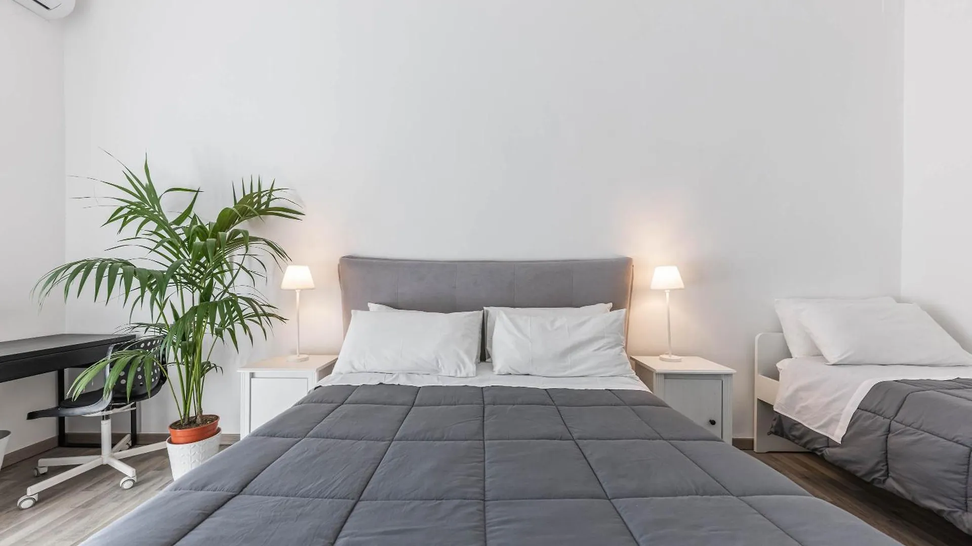 Sun House Apartment Bari 0*,