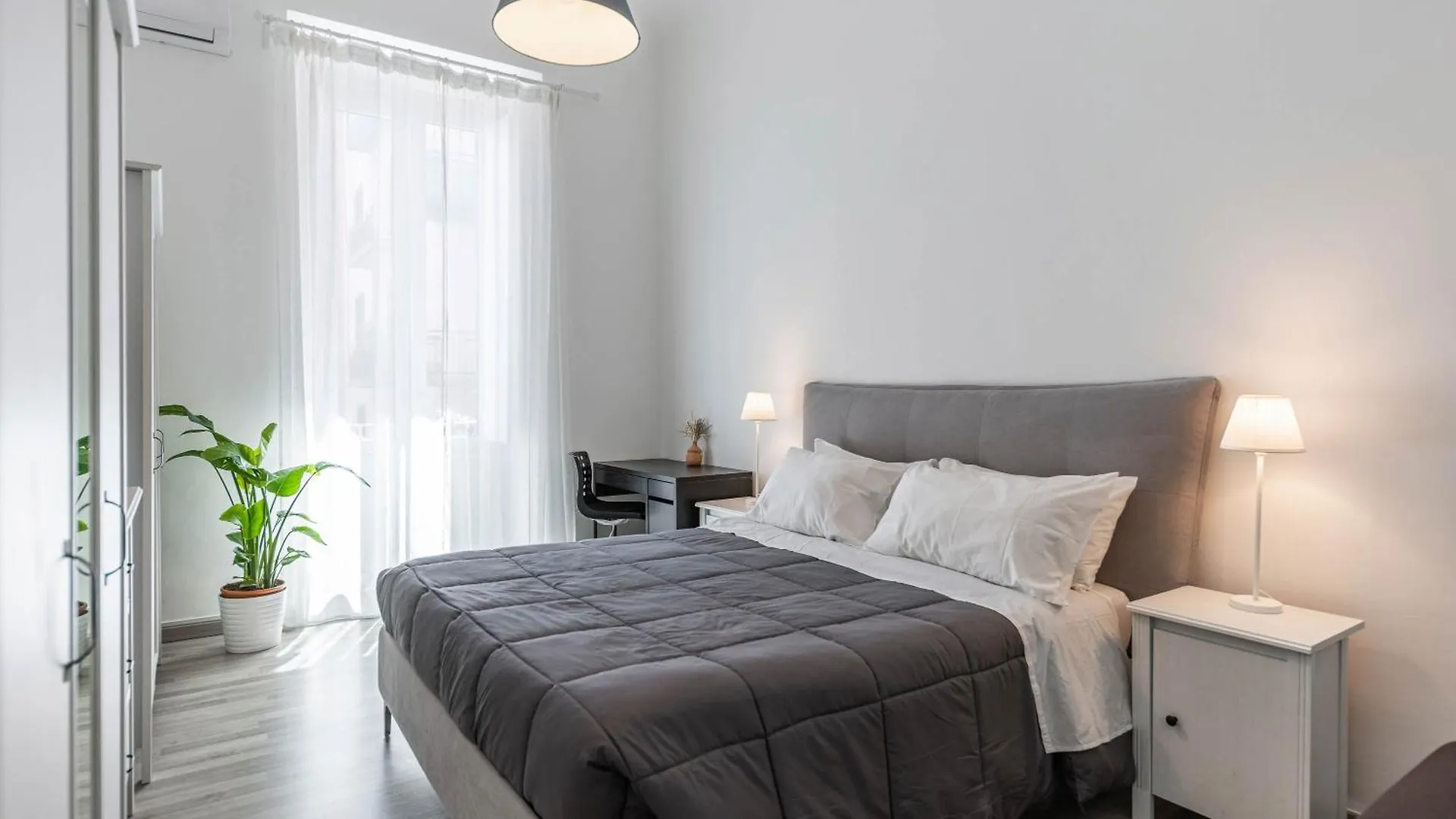 Sun House Apartment Bari 0*,